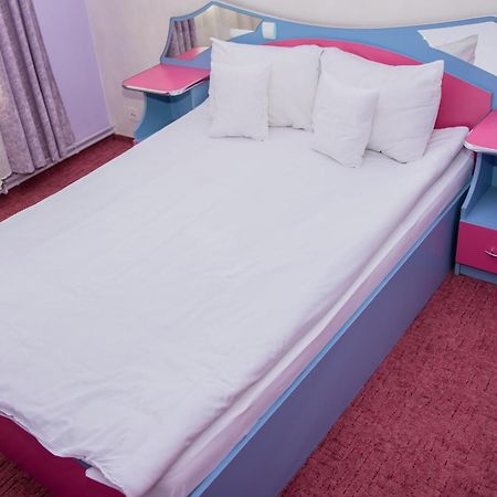 Hotel Yax Cîmpeni Camera foto