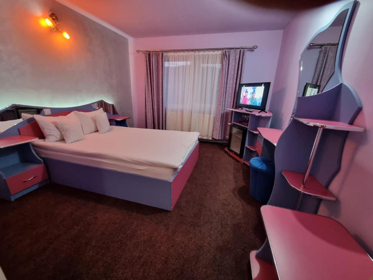 Hotel Yax Cîmpeni Camera foto