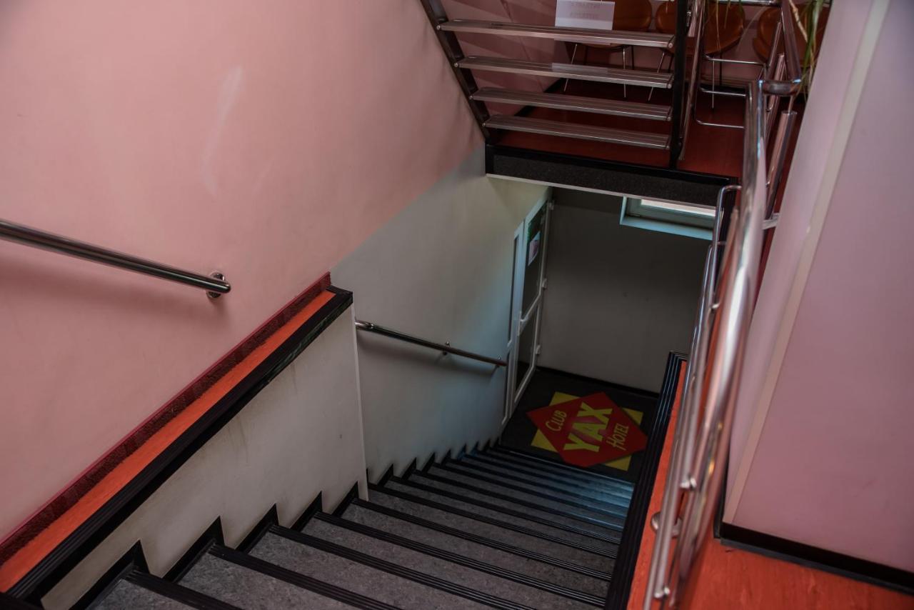 Hotel Yax Cîmpeni Esterno foto