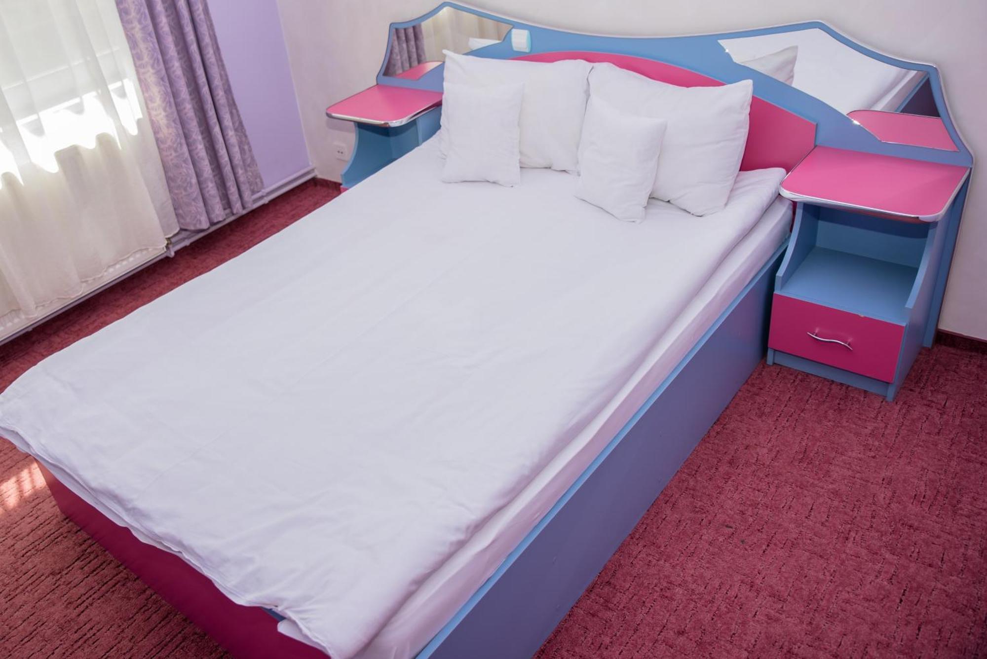 Hotel Yax Cîmpeni Camera foto
