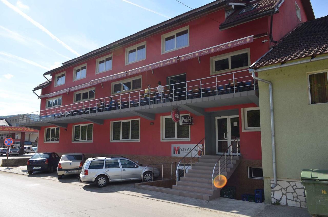 Hotel Yax Cîmpeni Esterno foto